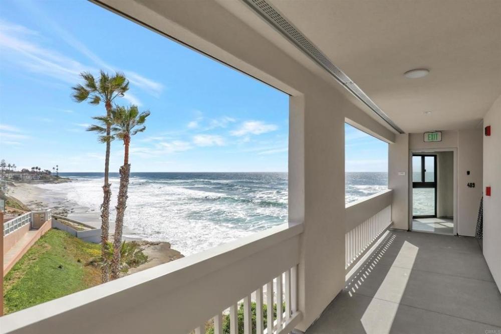 Currently Displayed Property Photo