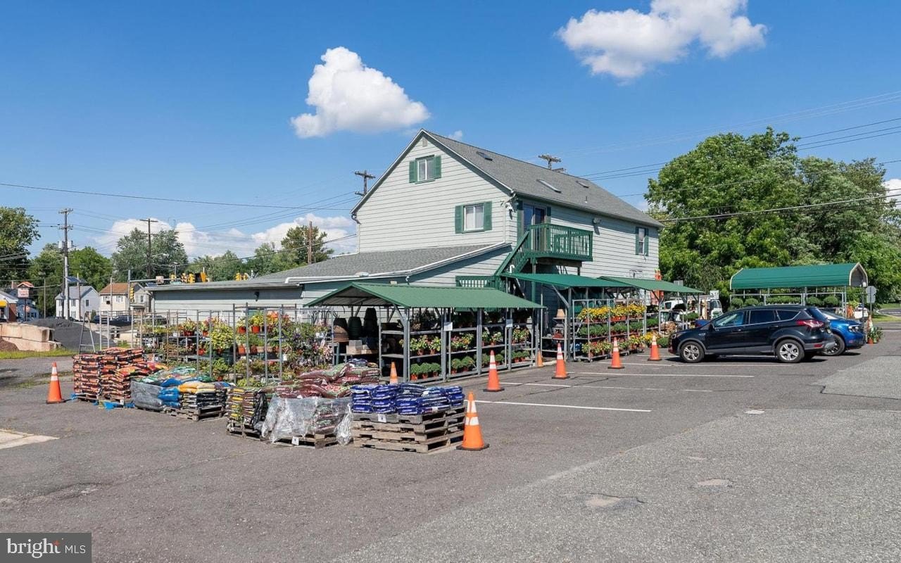 Currently Displayed Property Photo