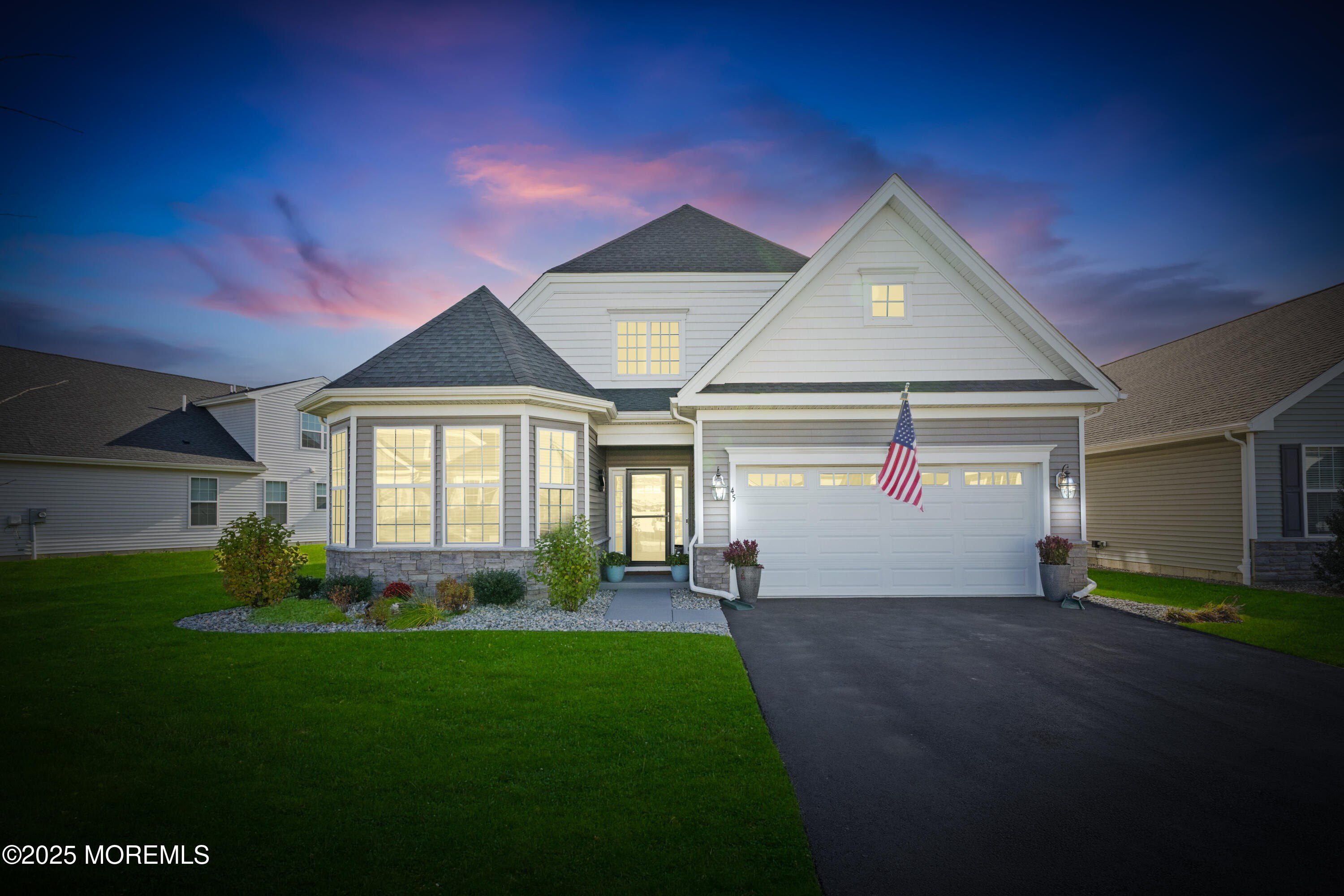 Currently Displayed Property Photo