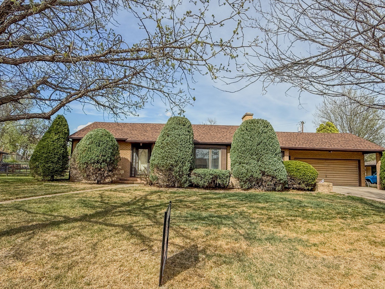 Currently Displayed Property Photo