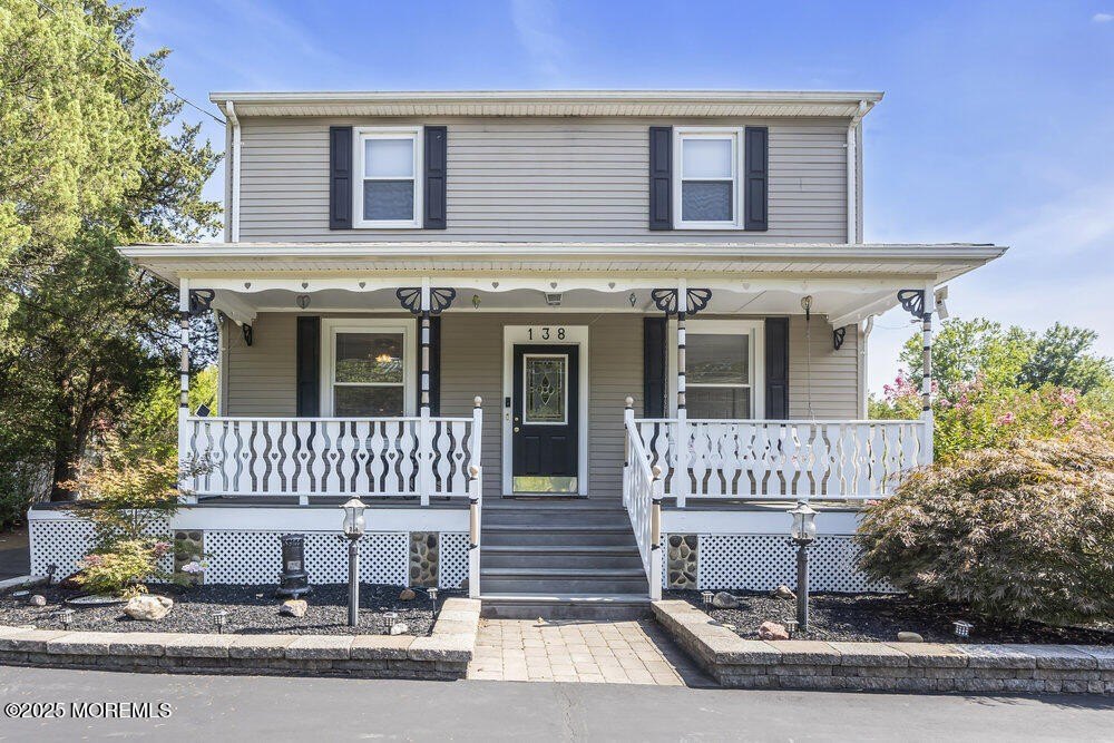 Currently Displayed Property Photo