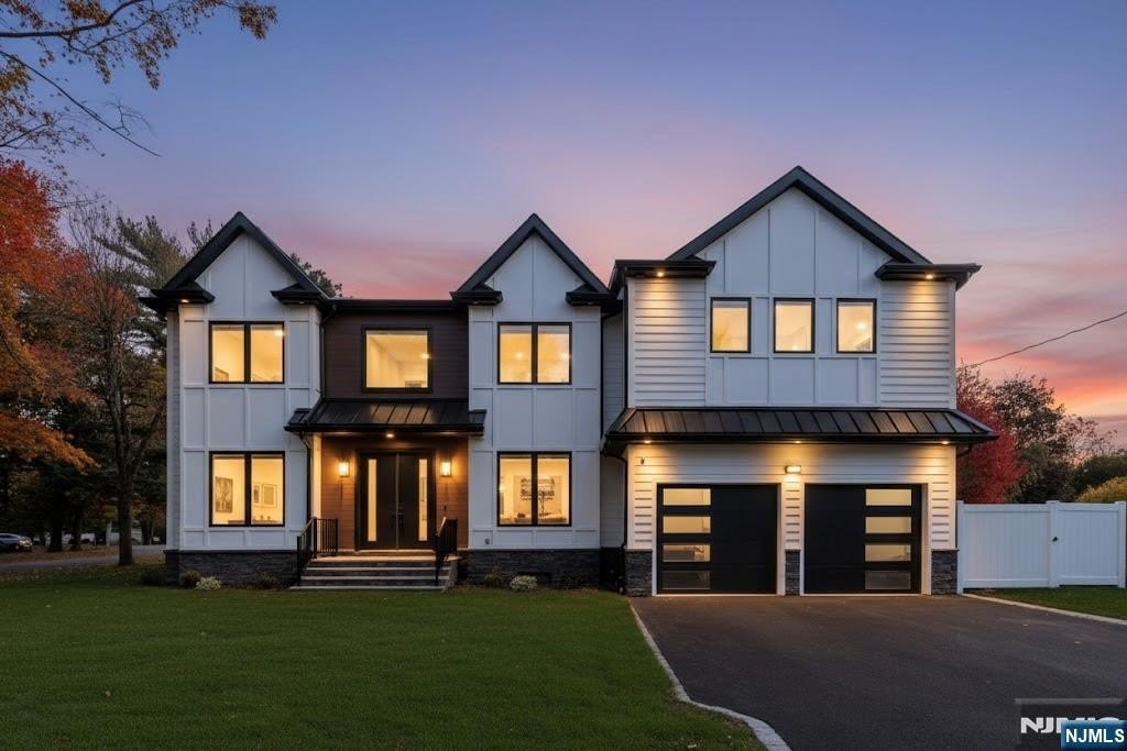 Currently Displayed Property Photo