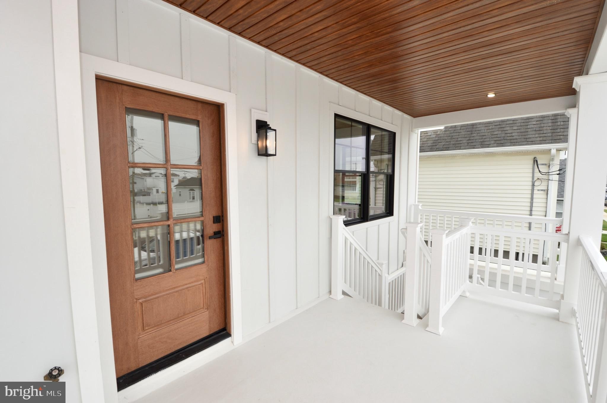 Currently Displayed Property Photo