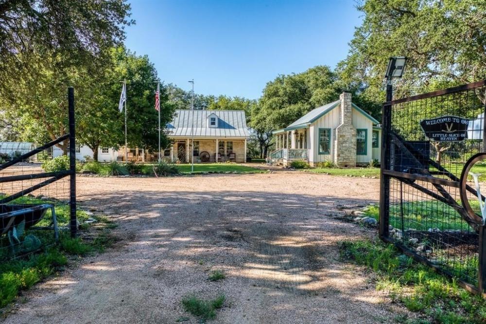 Currently Displayed Property Photo