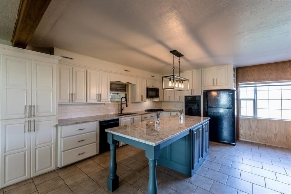 Currently Displayed Property Photo