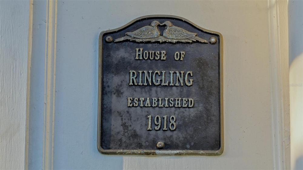 Currently Displayed Property Photo