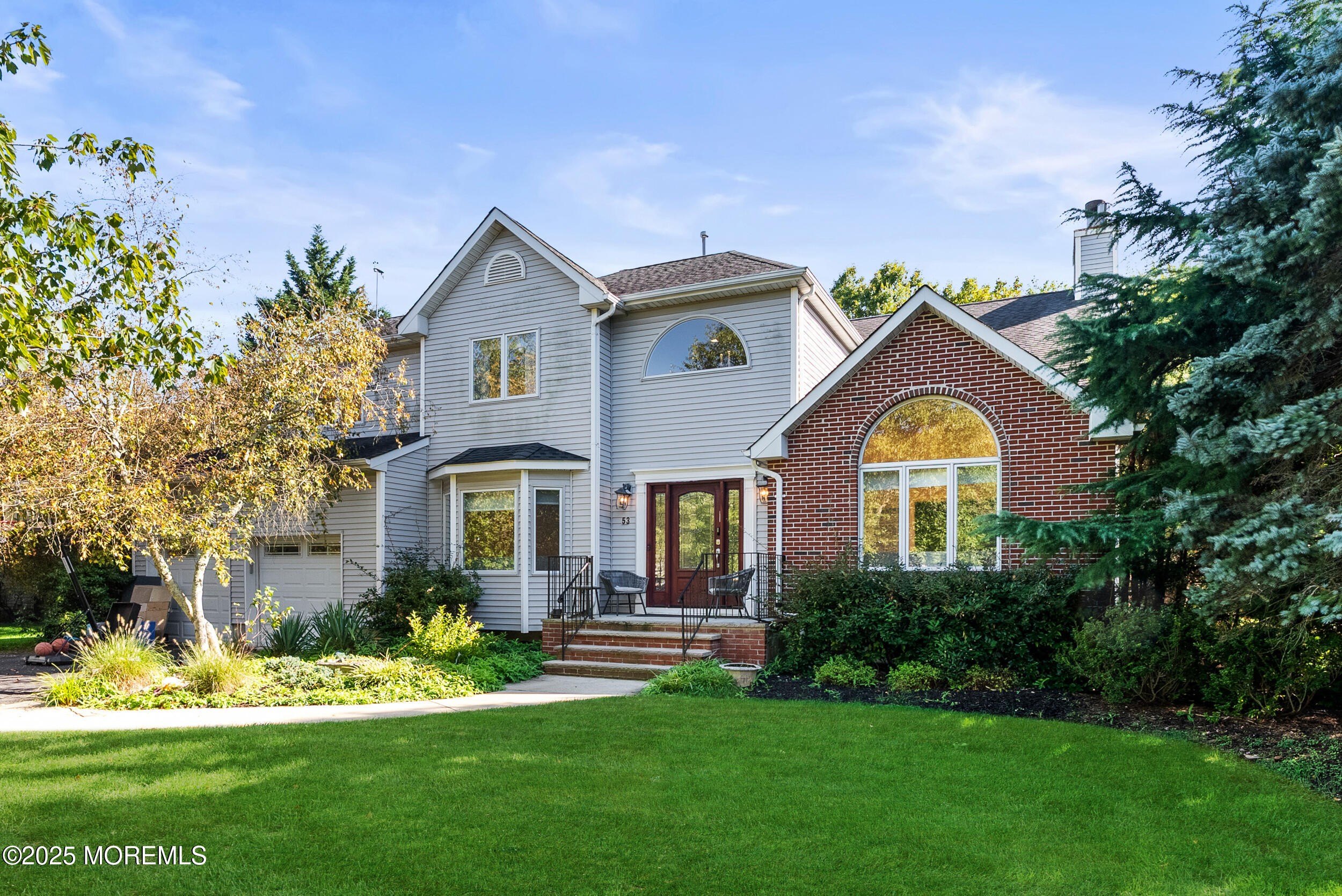 Currently Displayed Property Photo