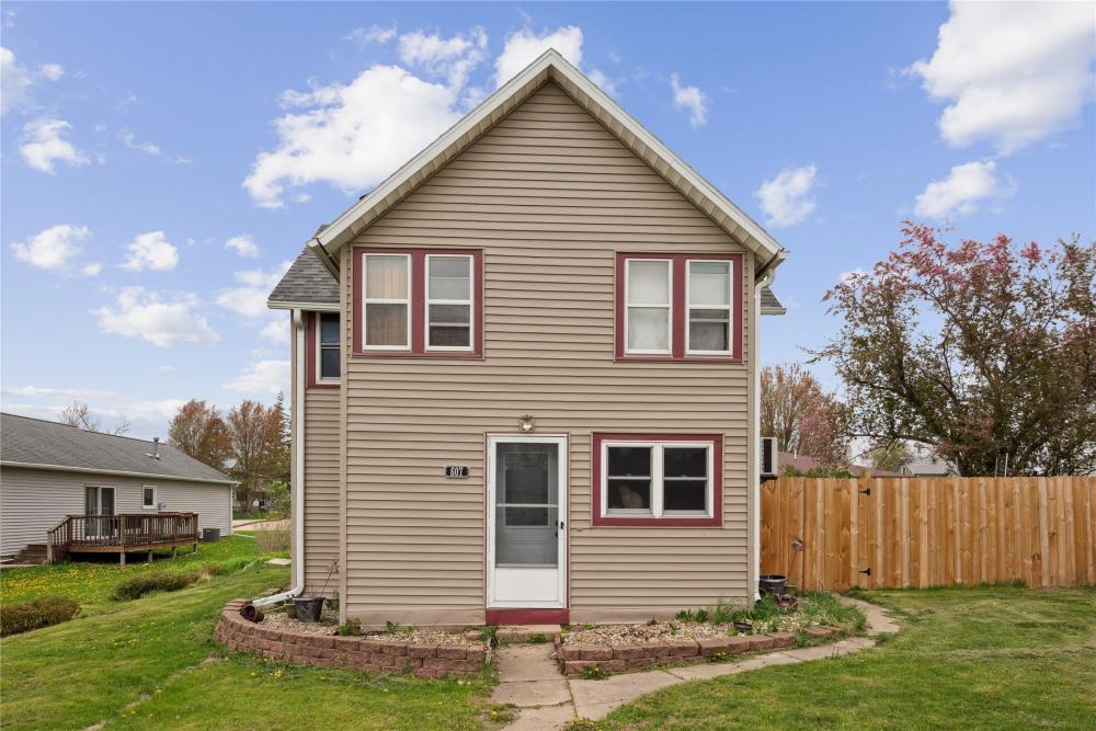 Currently Displayed Property Photo