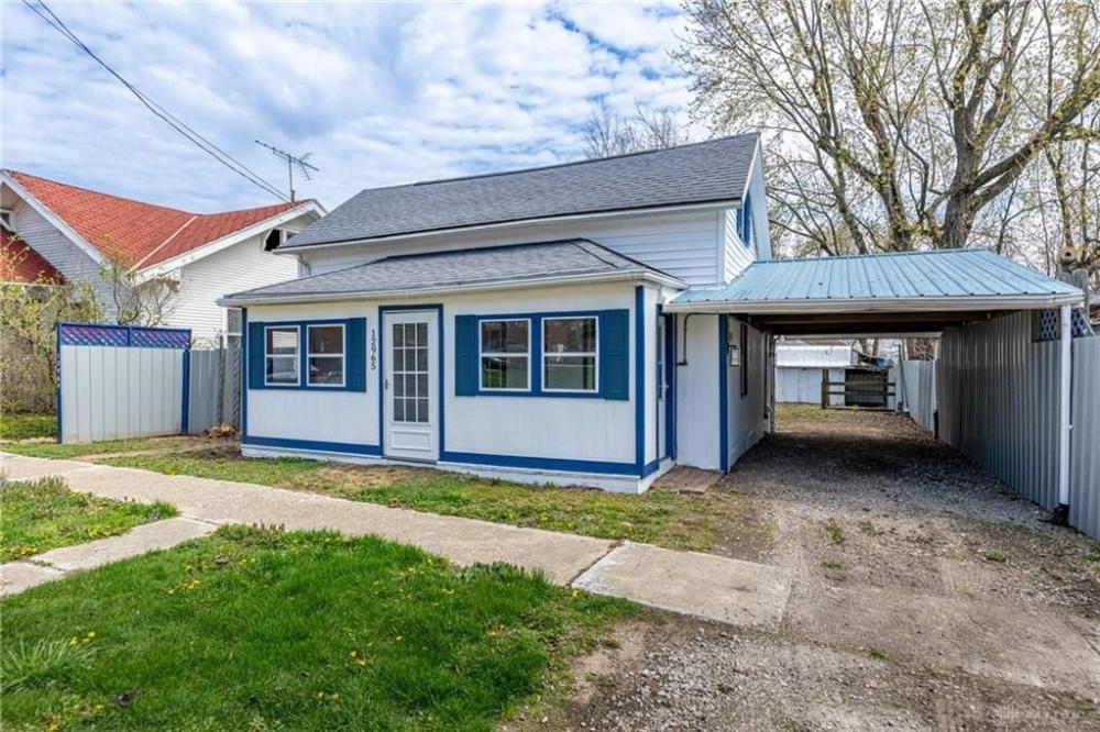 Currently Displayed Property Photo
