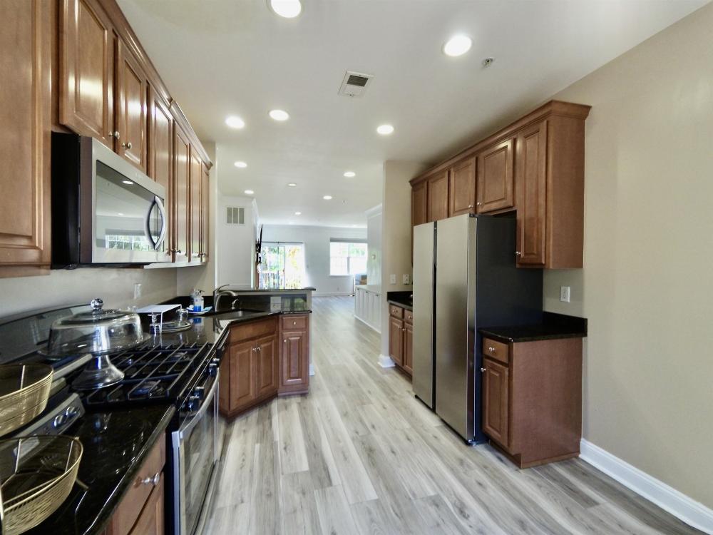 Currently Displayed Property Photo