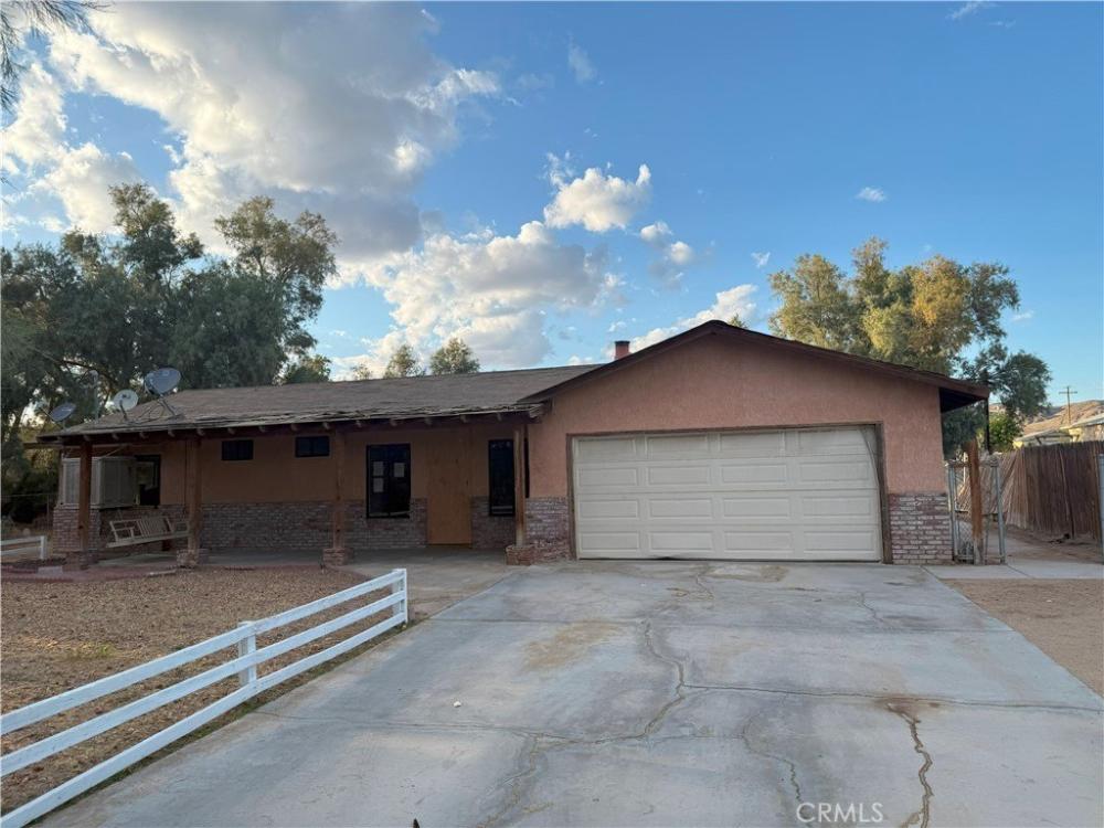 Currently Displayed Property Photo