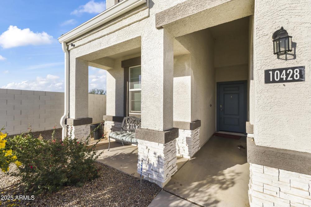 Currently Displayed Property Photo