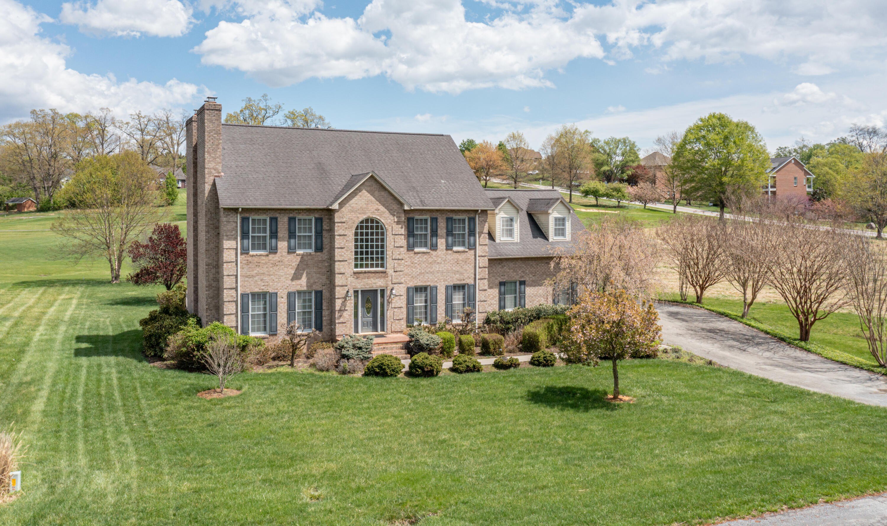 Currently Displayed Property Photo