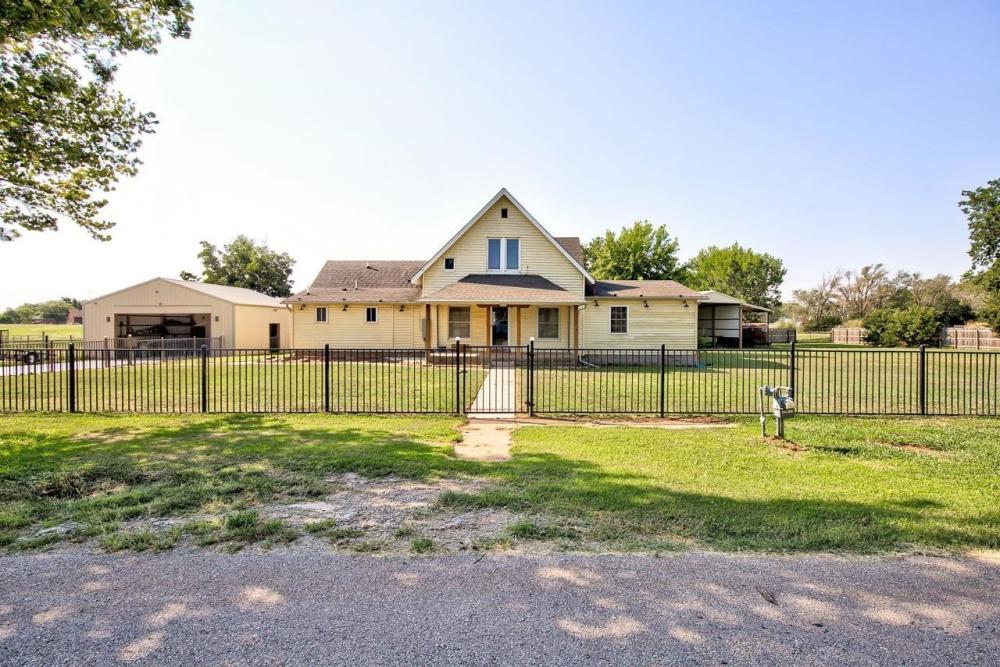 Currently Displayed Property Photo
