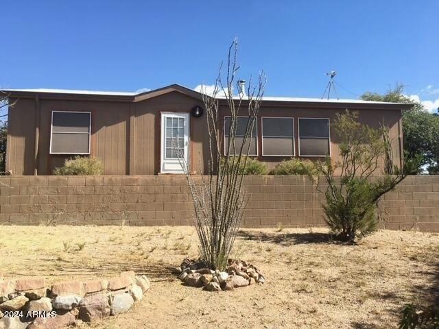 Currently Displayed Property Photo