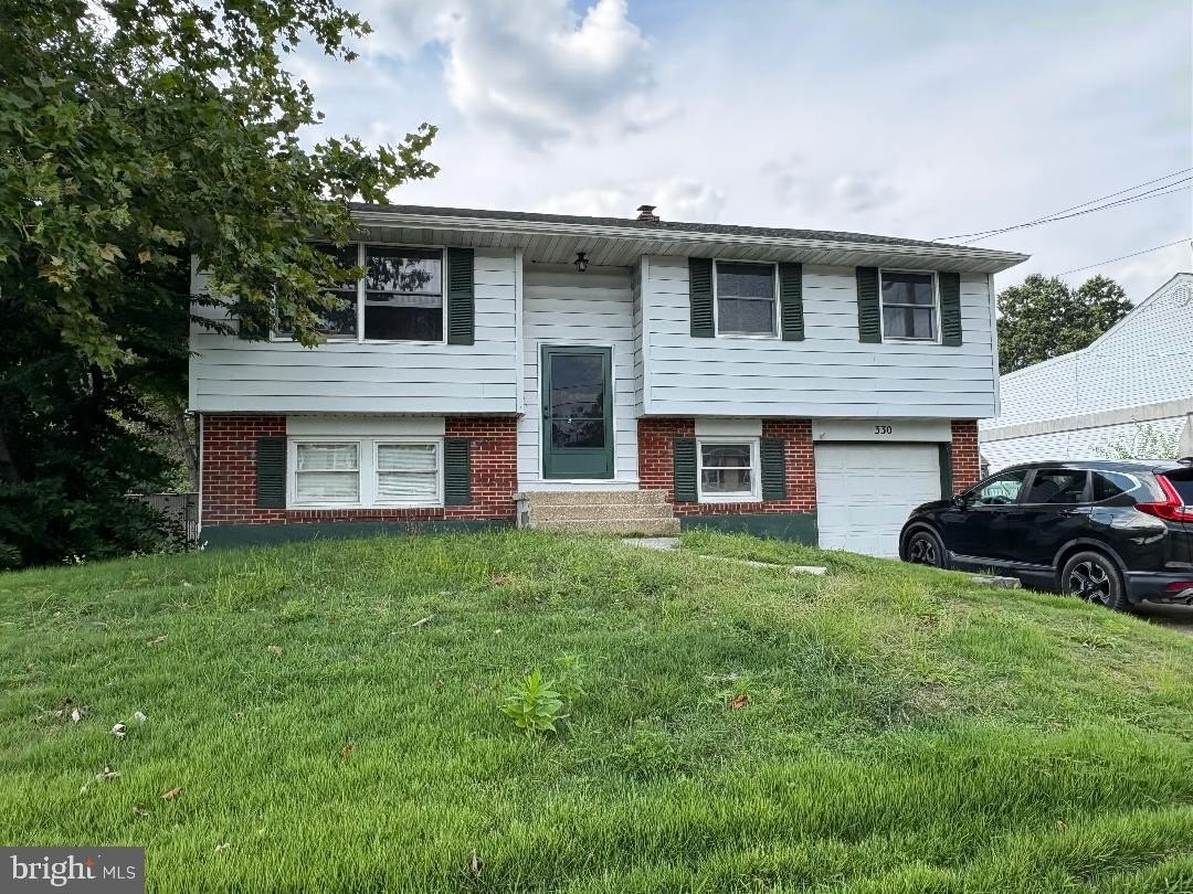 Currently Displayed Property Photo