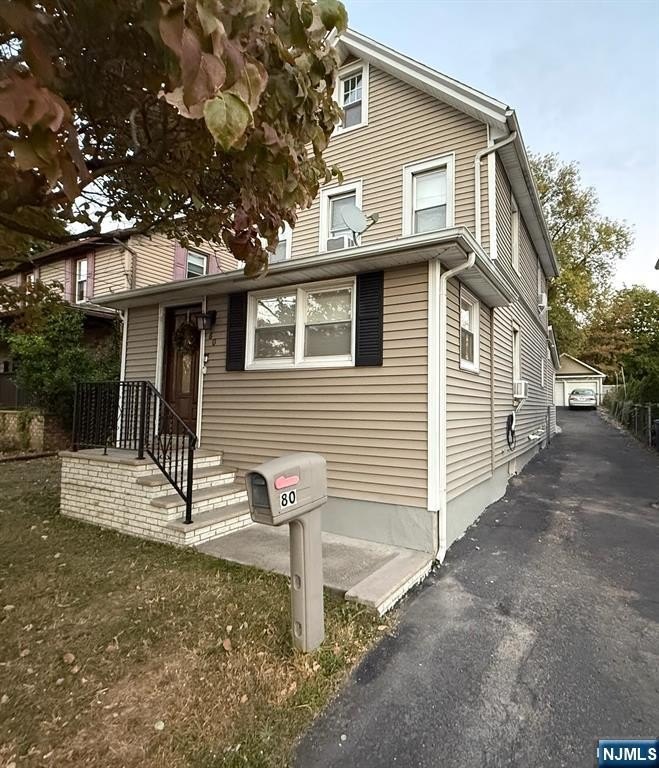 Currently Displayed Property Photo