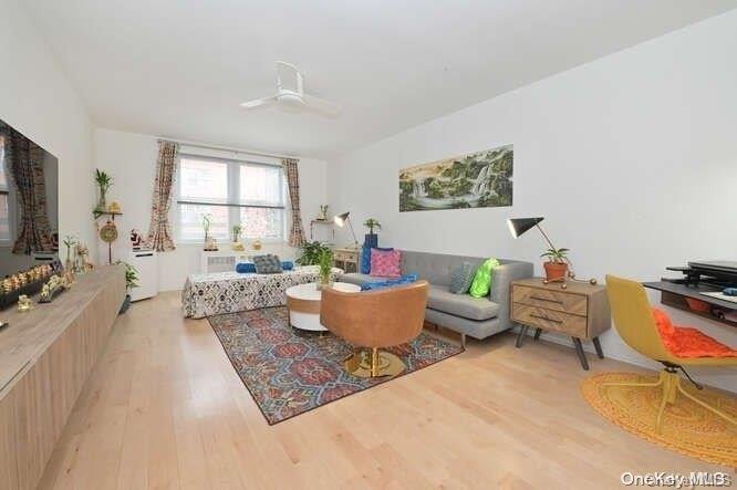 Currently Displayed Property Photo