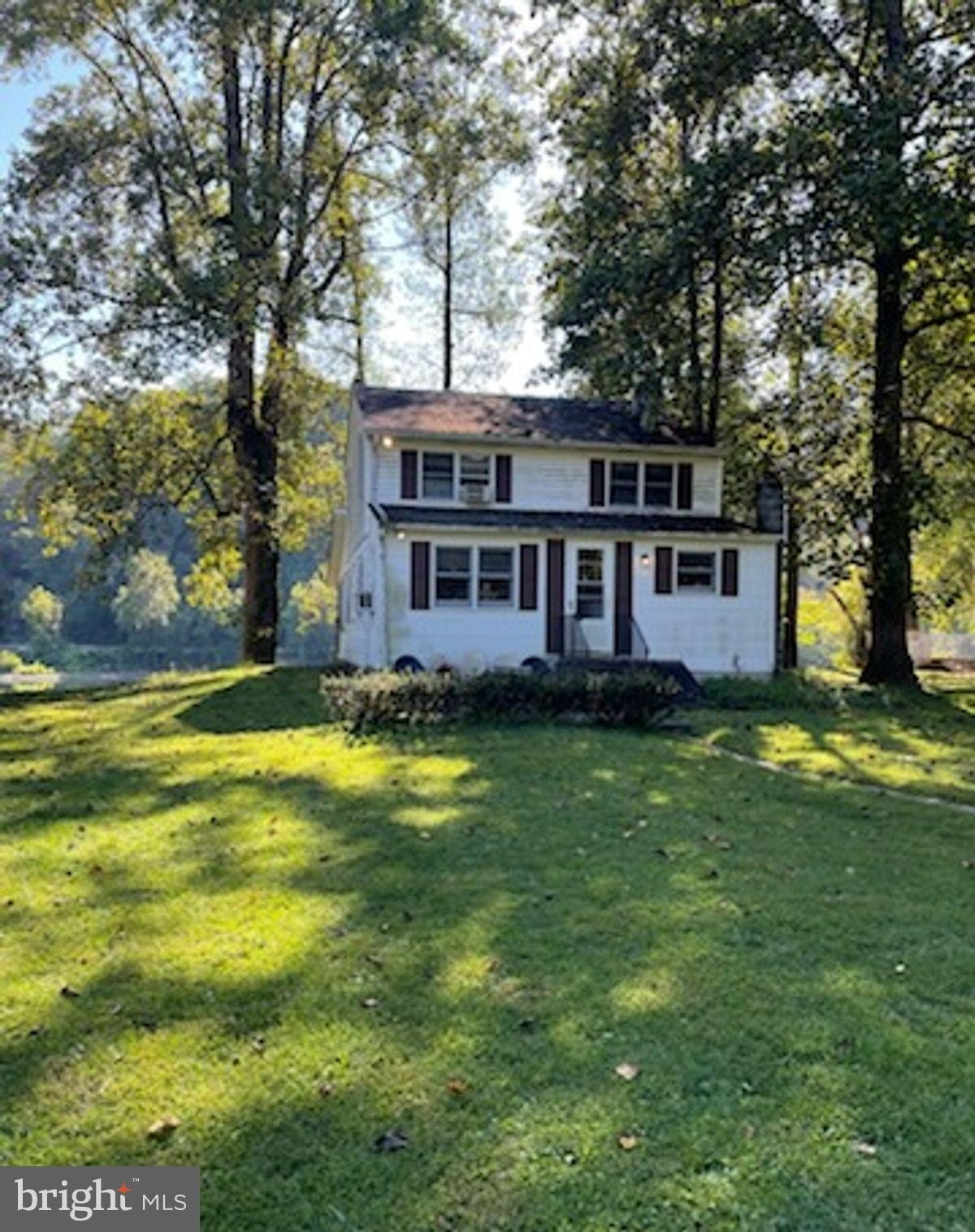 Currently Displayed Property Photo