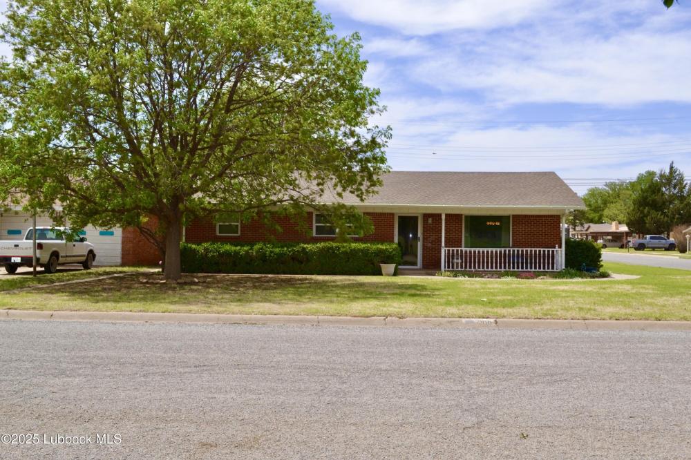 Currently Displayed Property Photo