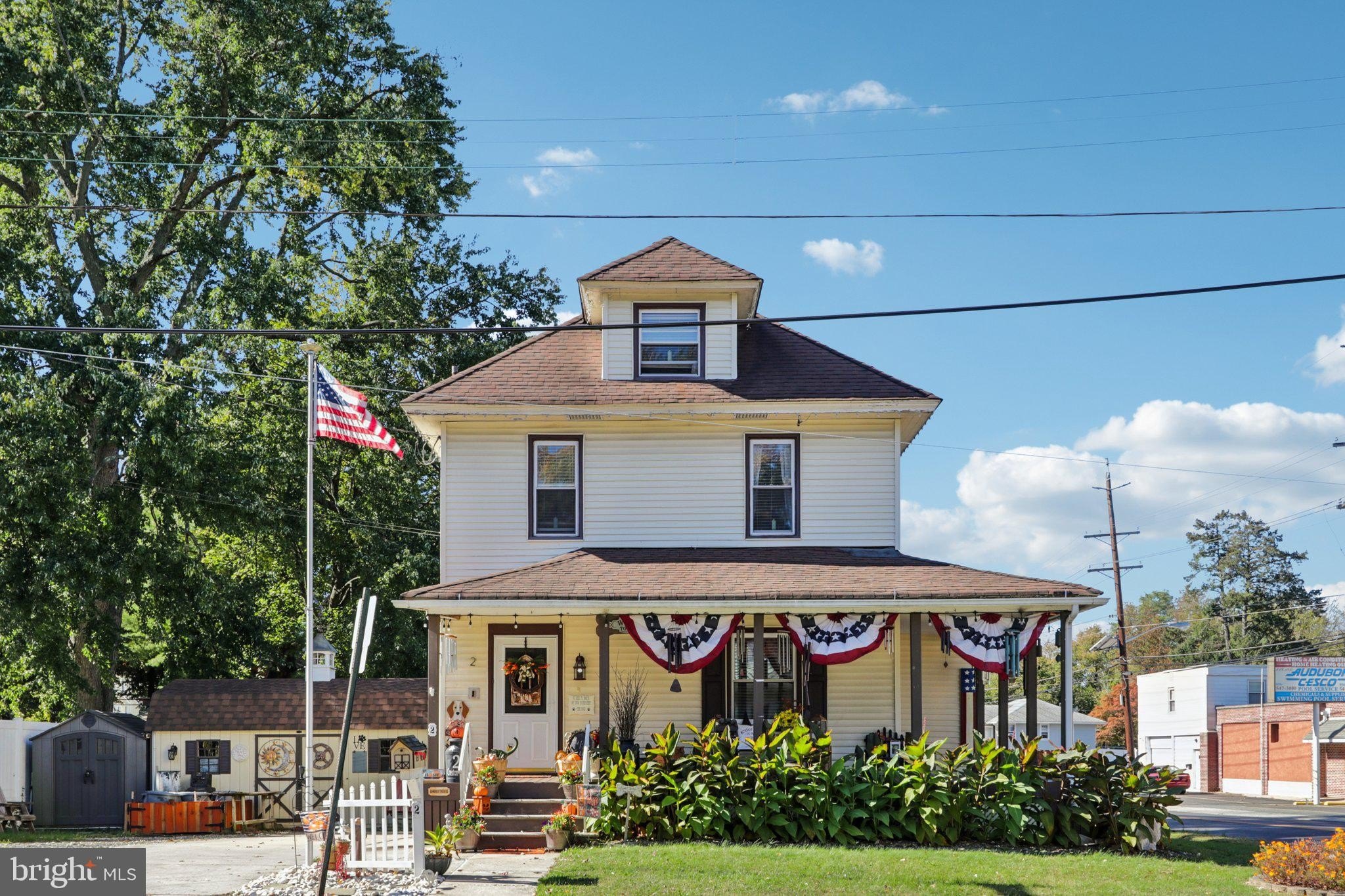 Currently Displayed Property Photo