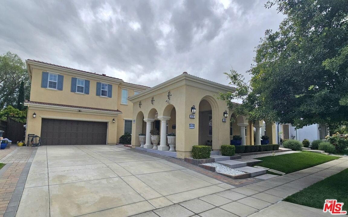 Currently Displayed Property Photo