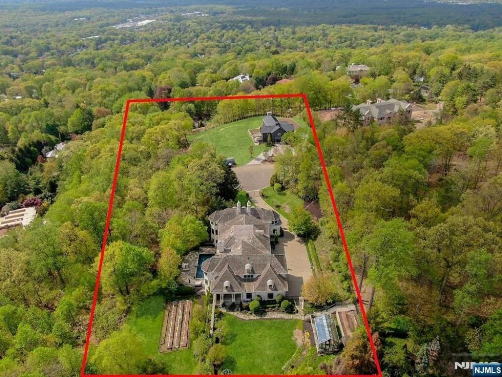 Currently Displayed Property Photo