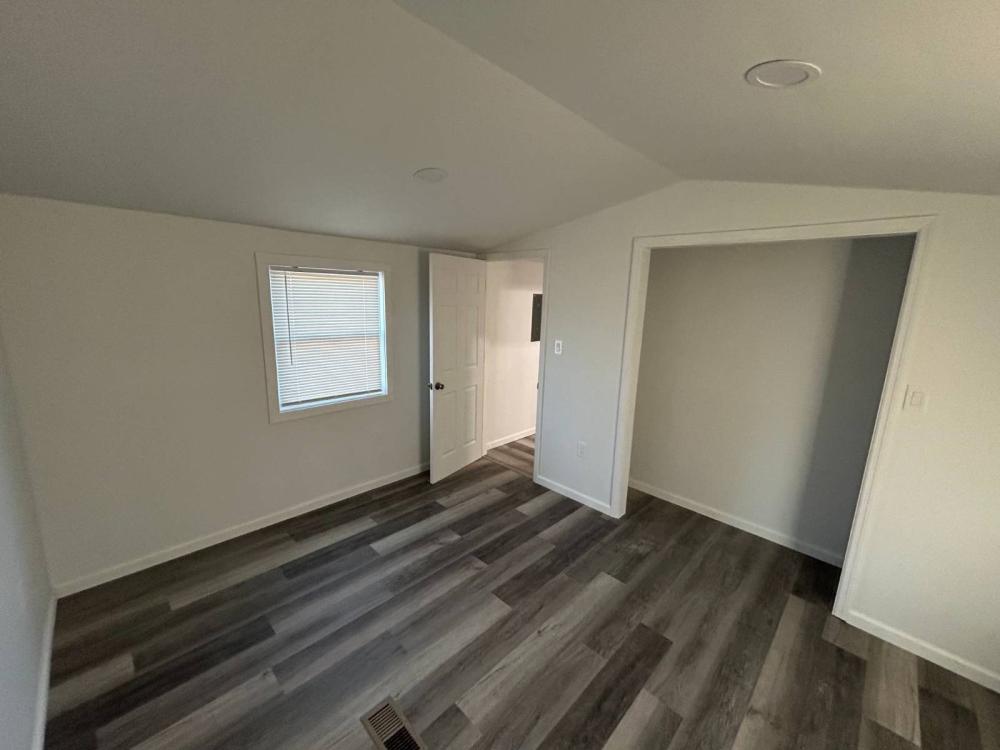 Currently Displayed Property Photo
