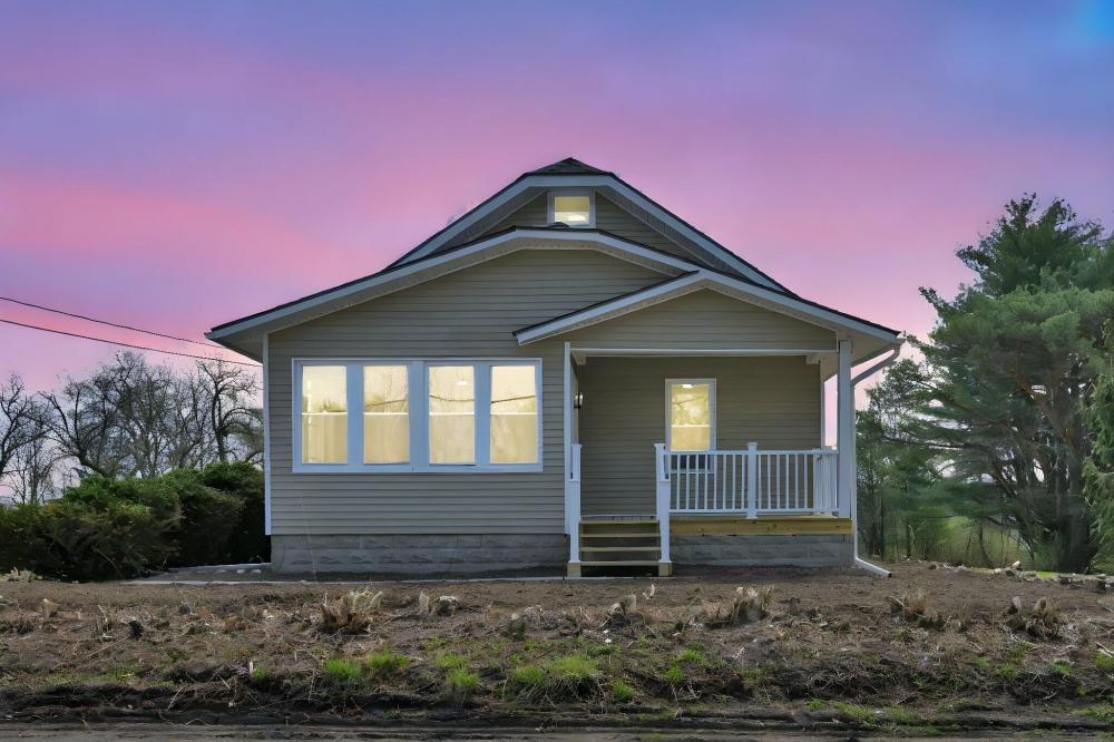 Currently Displayed Property Photo