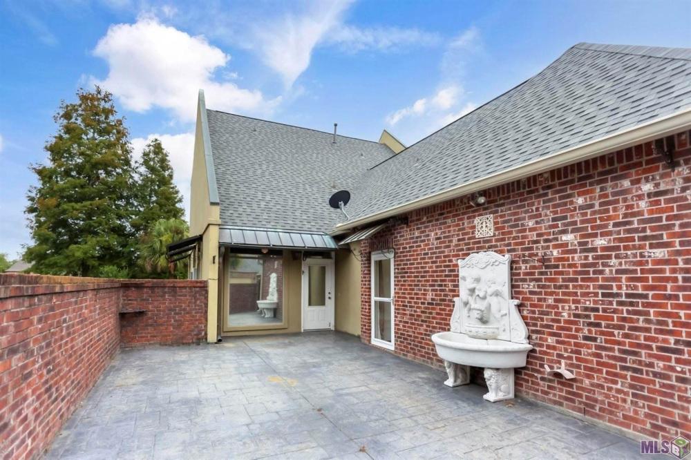 Currently Displayed Property Photo