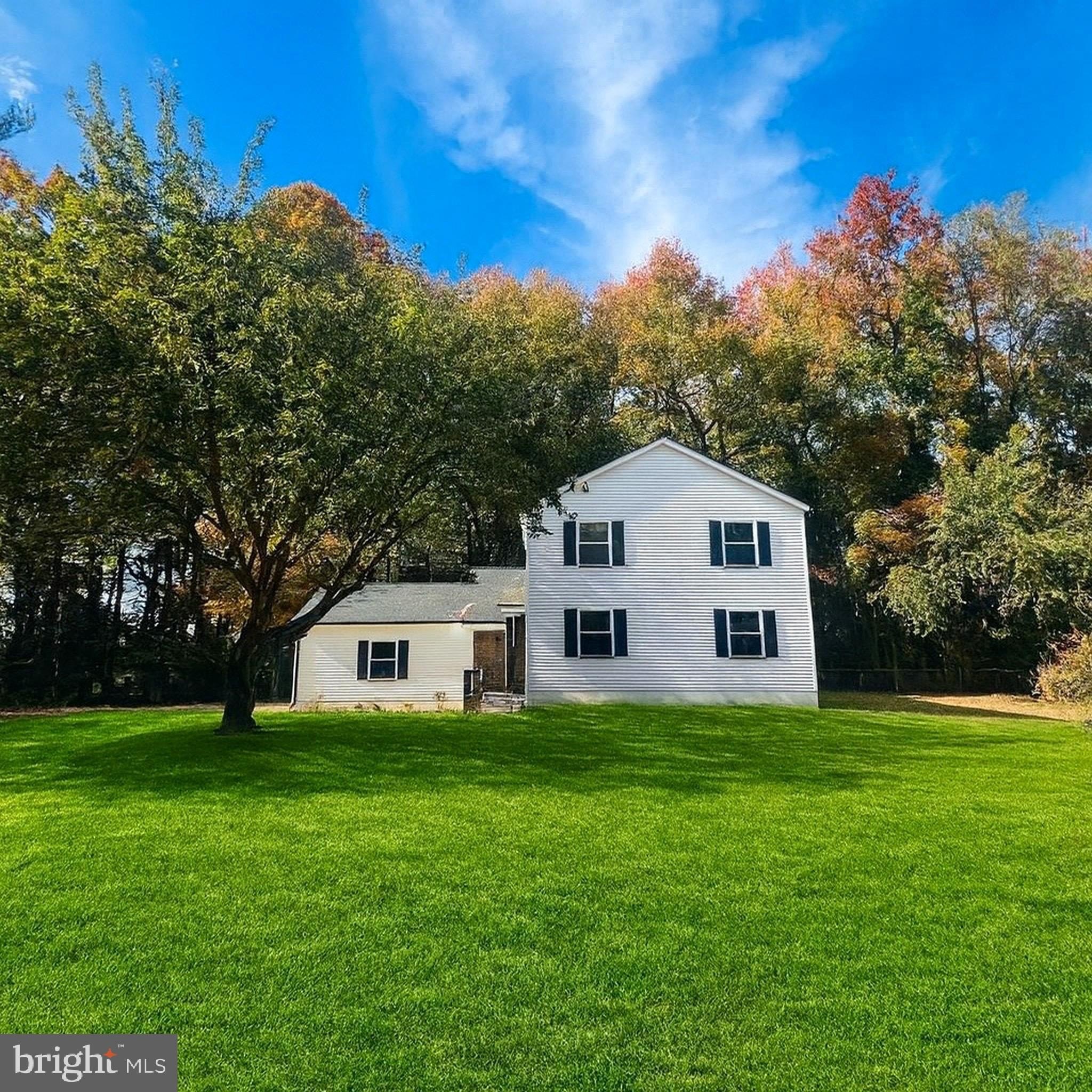 Currently Displayed Property Photo