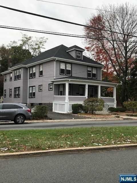 Currently Displayed Property Photo