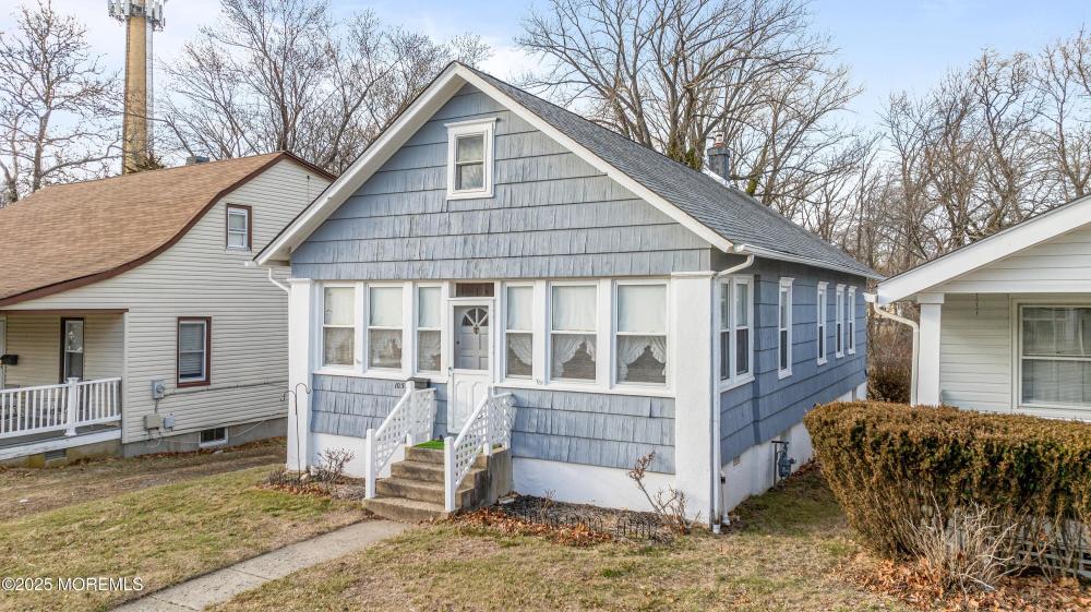 Currently Displayed Property Photo