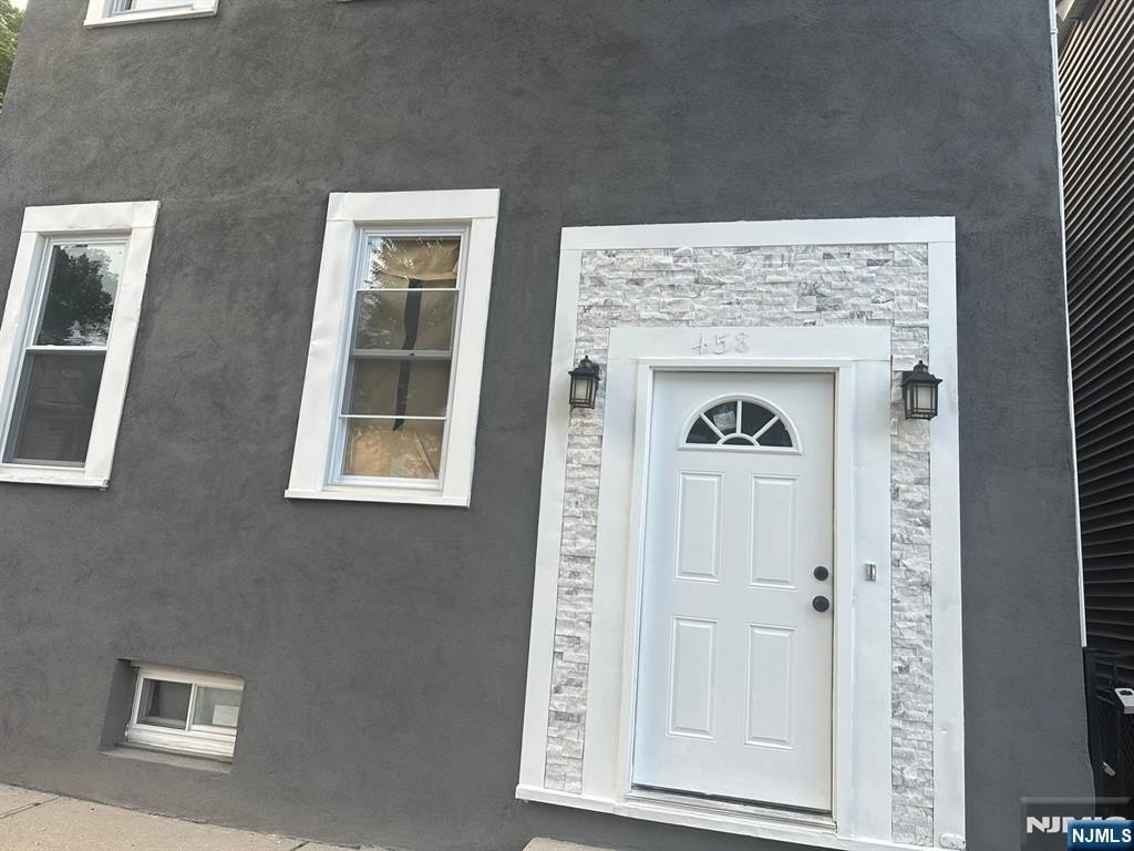 Currently Displayed Property Photo