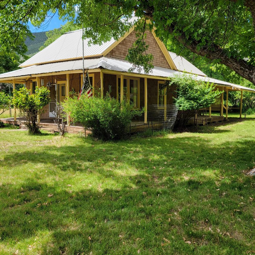 Currently Displayed Property Photo