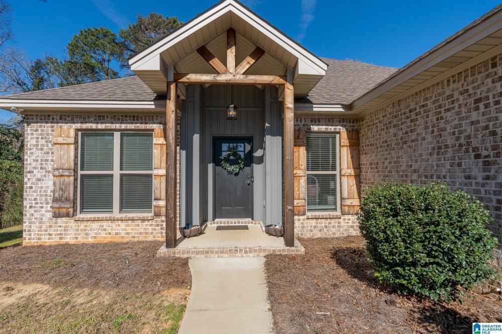 Currently Displayed Property Photo