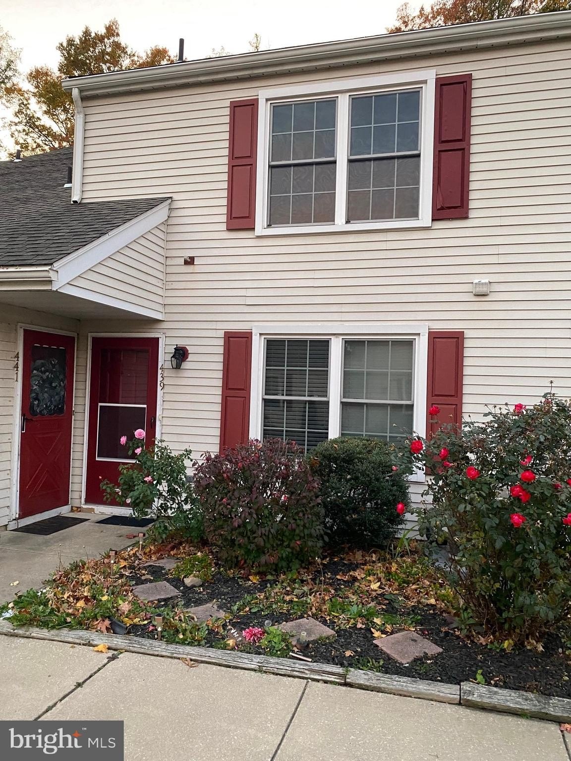 Currently Displayed Property Photo