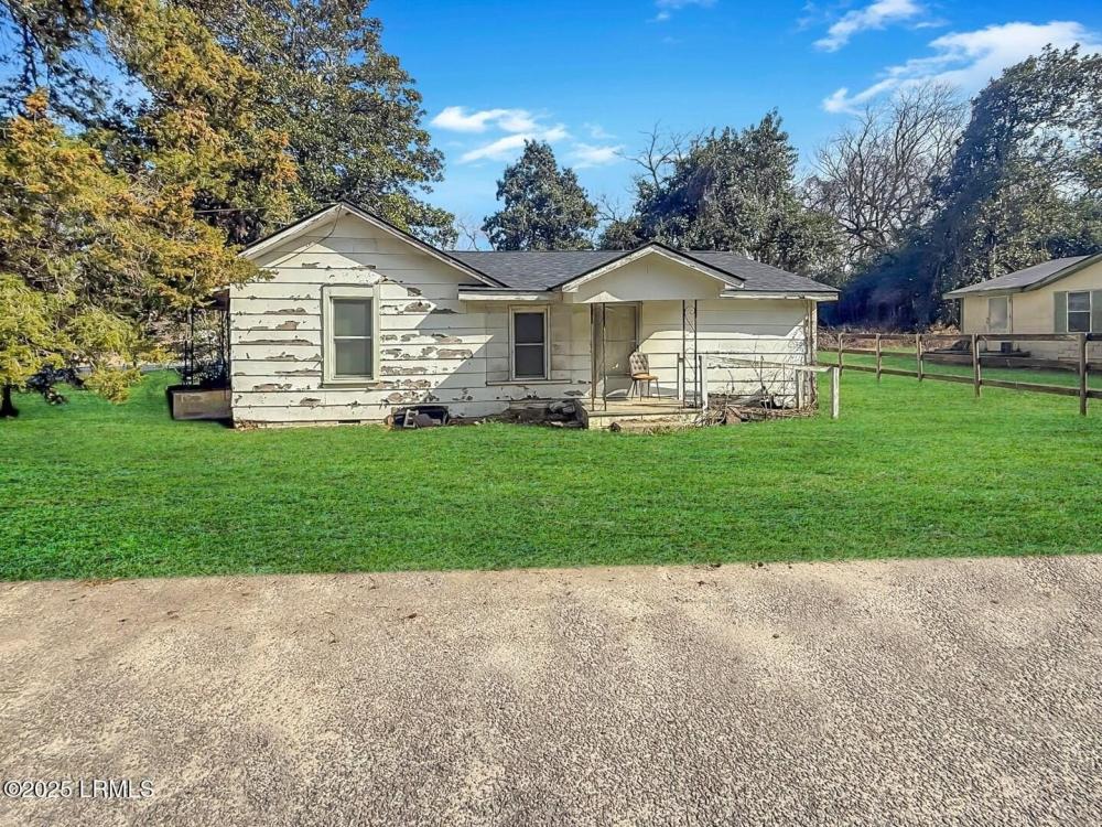 Currently Displayed Property Photo