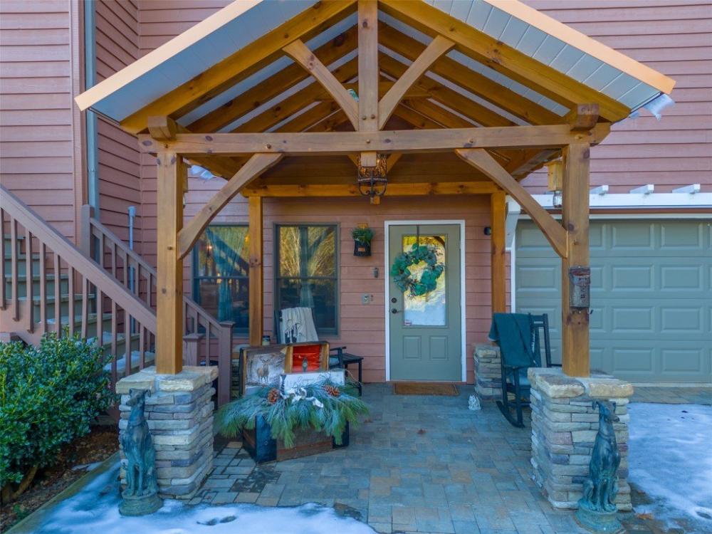 Currently Displayed Property Photo