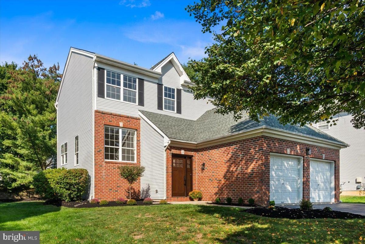 Currently Displayed Property Photo