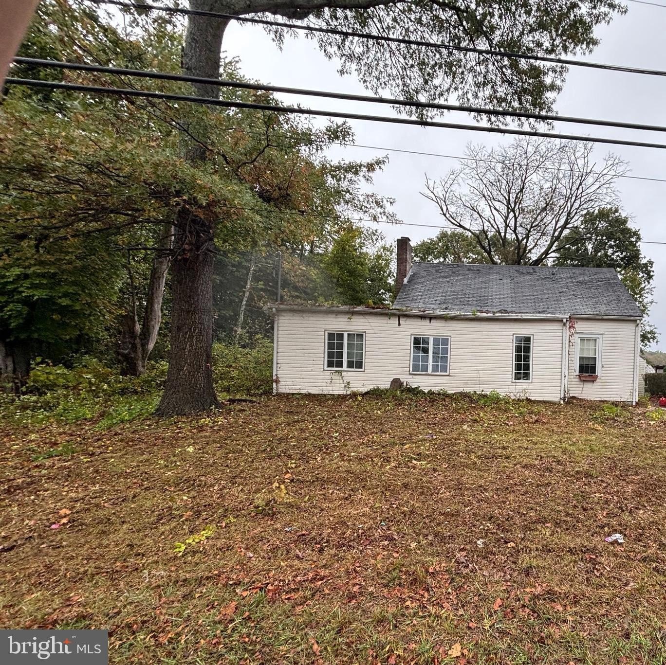 Currently Displayed Property Photo