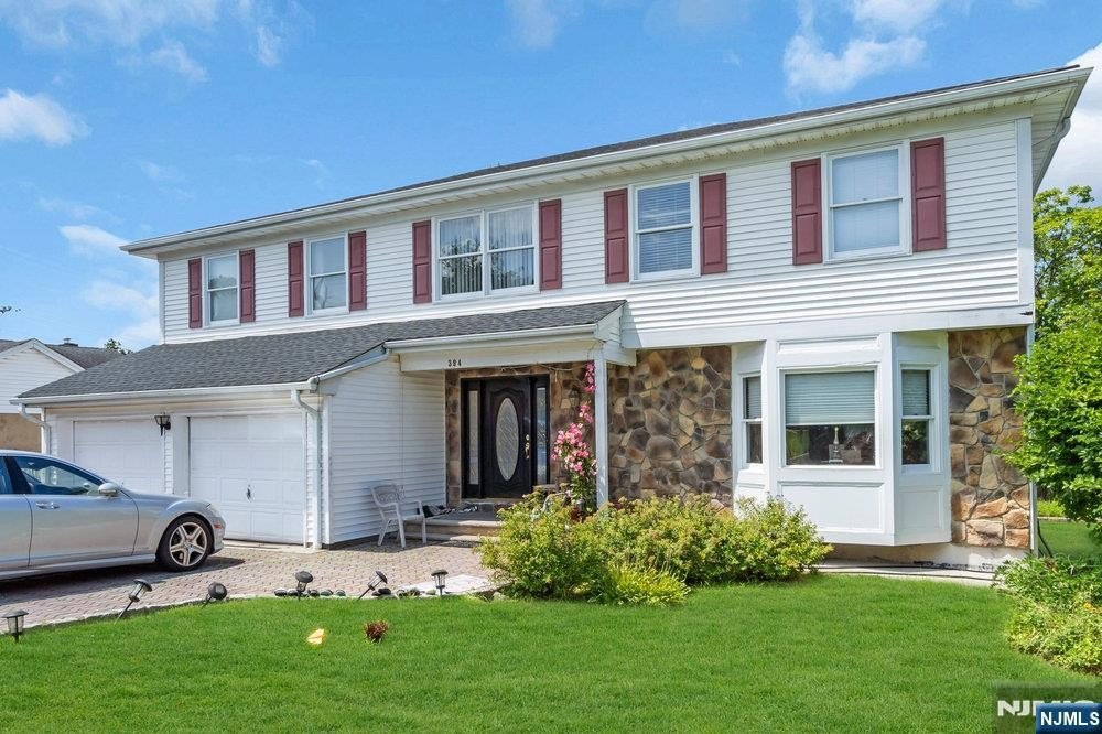 Currently Displayed Property Photo