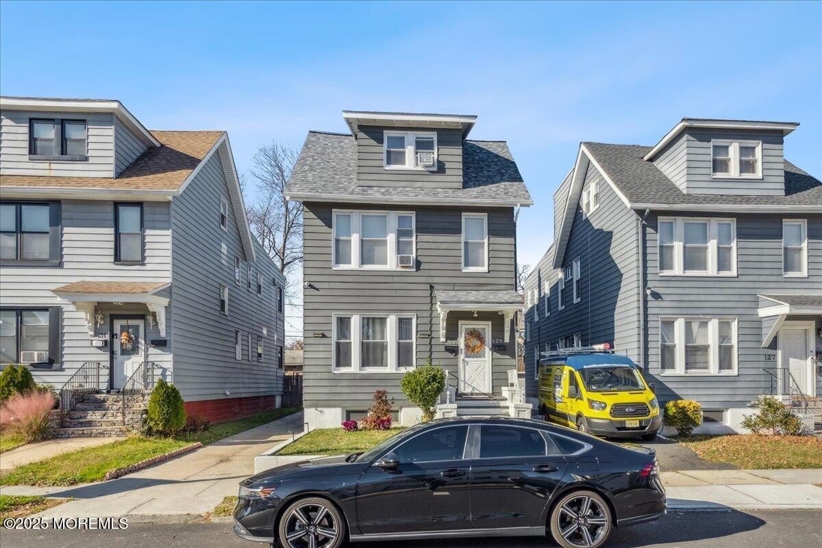 Currently Displayed Property Photo