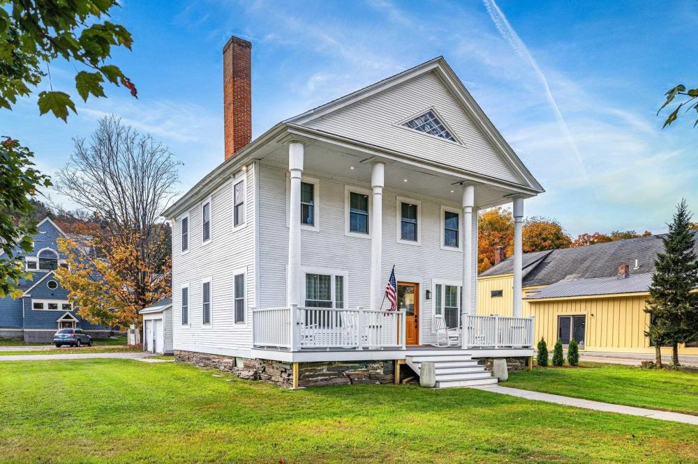 Currently Displayed Property Photo