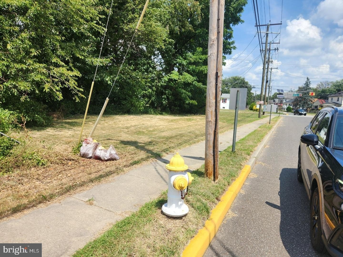 Currently Displayed Property Photo