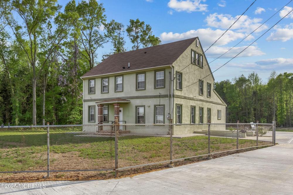 Currently Displayed Property Photo
