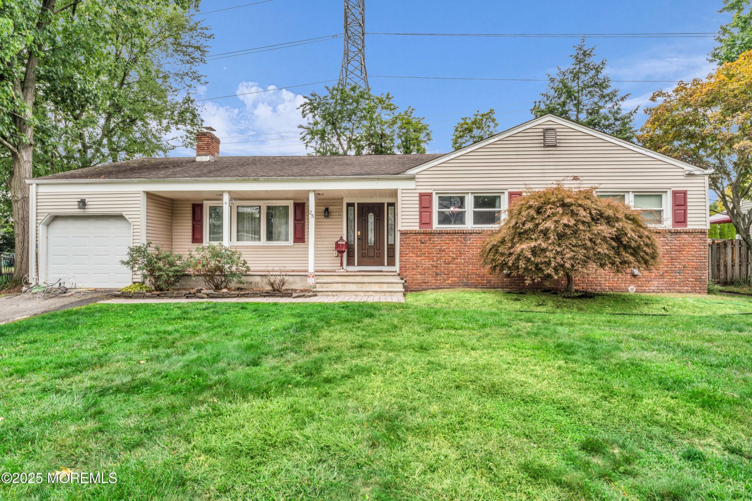 Currently Displayed Property Photo