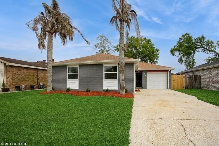 Currently Displayed Property Photo