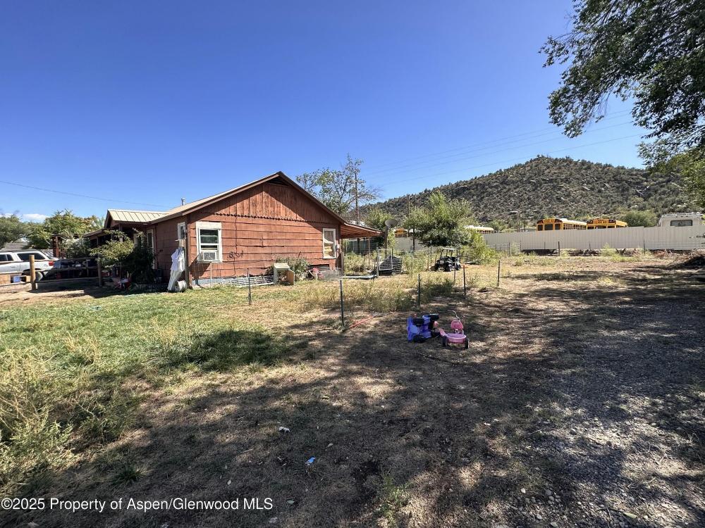 Currently Displayed Property Photo