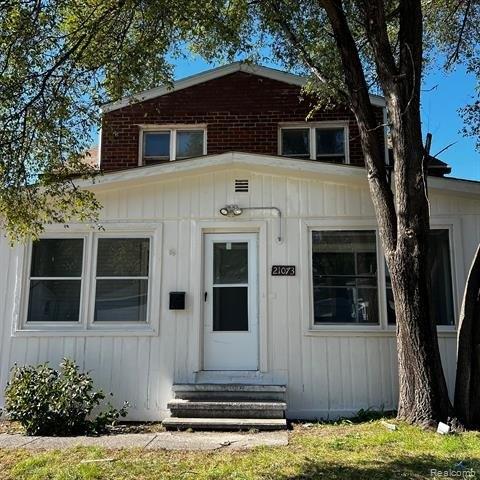Currently Displayed Property Photo